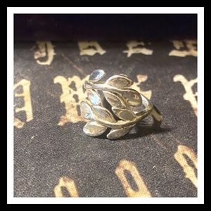 Silver tone leaf ring SZ 7